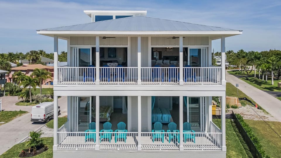 Captains Quarters by Sun Palace Vacations House in Estero Island