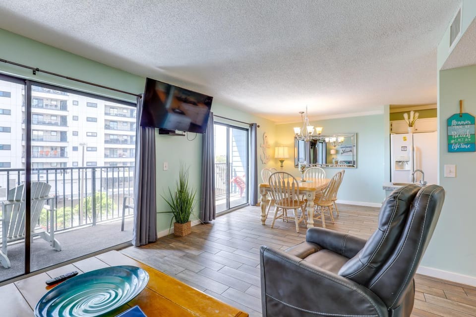 Resort-Style Fun! Family Condo in Myrtle Beach House in South Carolina