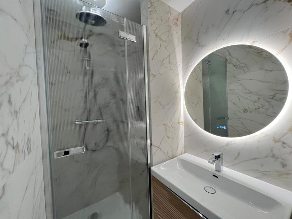 3 Rooms wifi parking center Apartment in Cannes