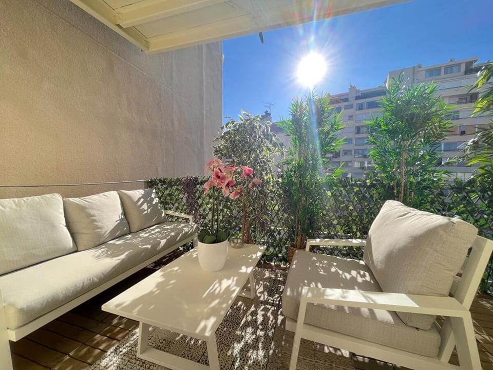 3 Rooms wifi parking center Apartment in Cannes