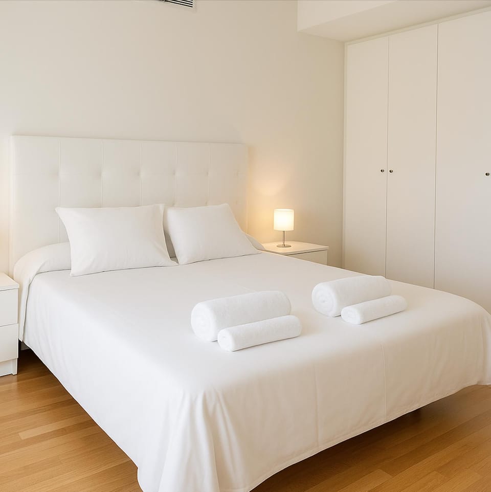 Bed, Photo of the whole room, Bedroom, wardrobe