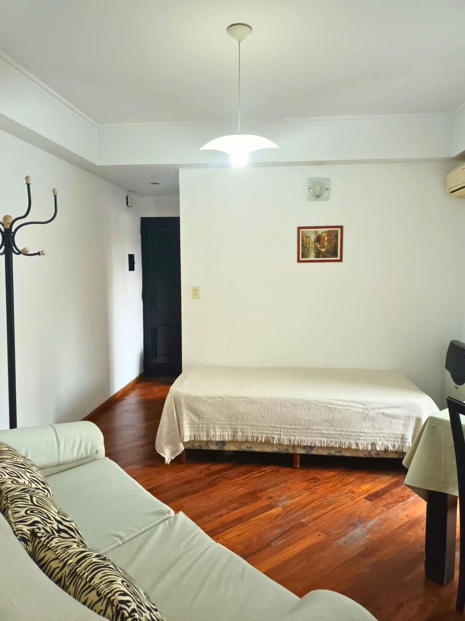 Azcuenaga Apartment in La Plata