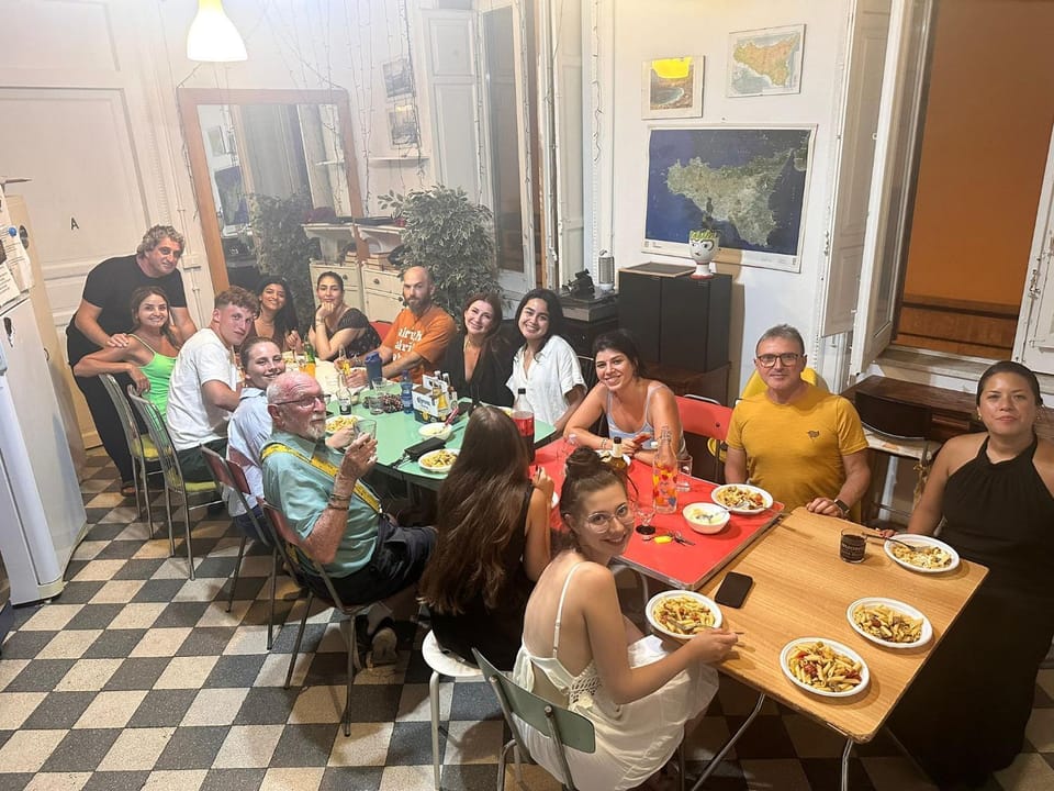 Communal kitchen, group of guests, kitchen