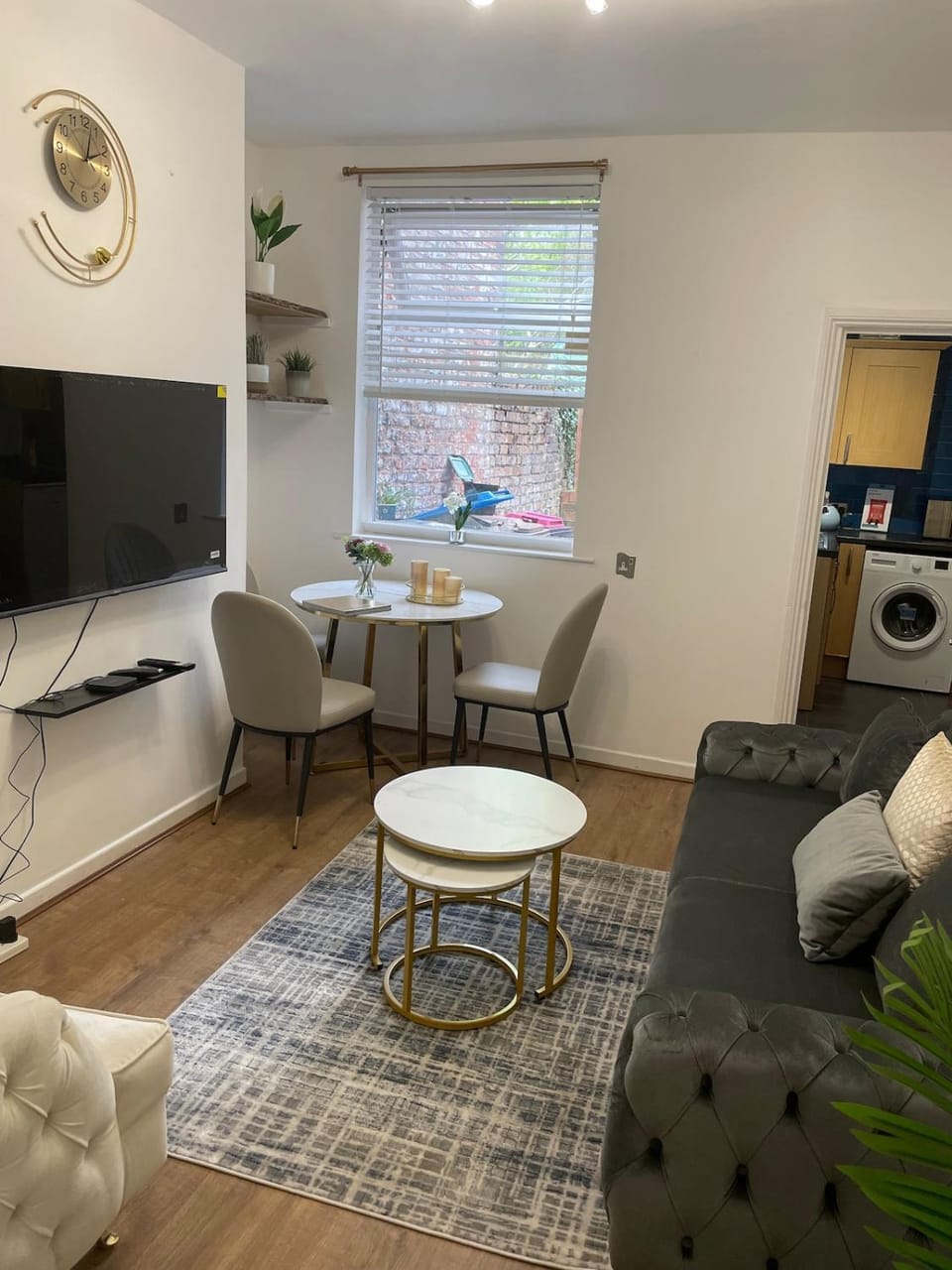 Workers Home - Free Parking House in Salford