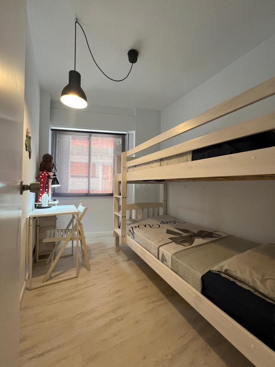 Bedroom, bunk bed
