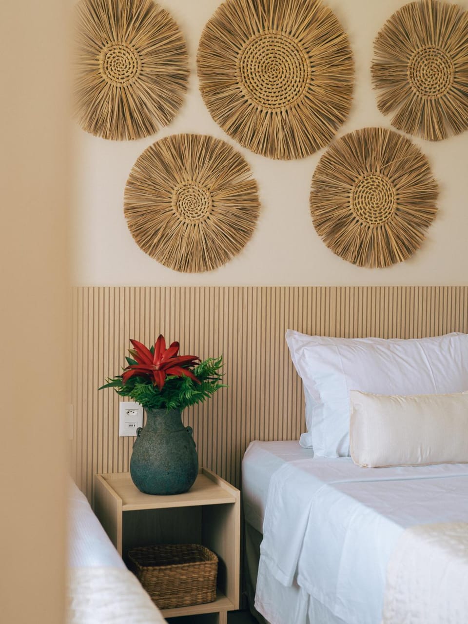 Bed, Photo of the whole room, Decorative detail