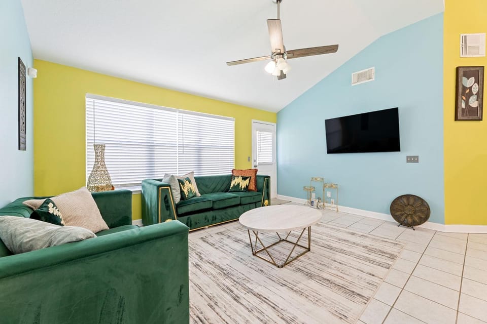TV and multimedia, Living room, Seating area