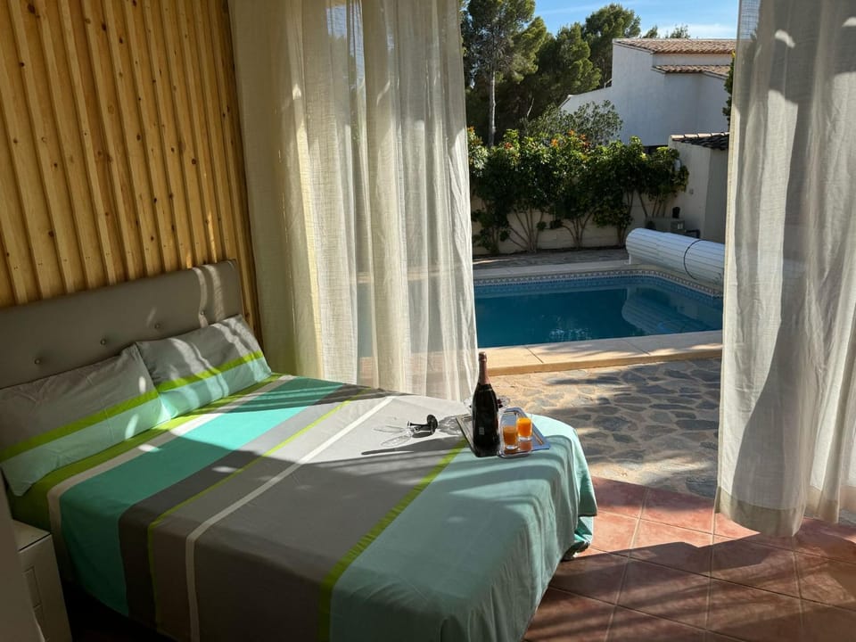 Villa pareada con piscina privada Villa in Marina Baixa