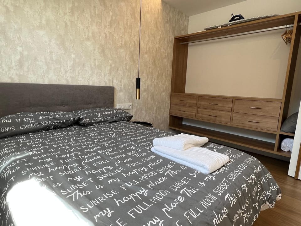 Bed, Bedroom, towels, wardrobe
