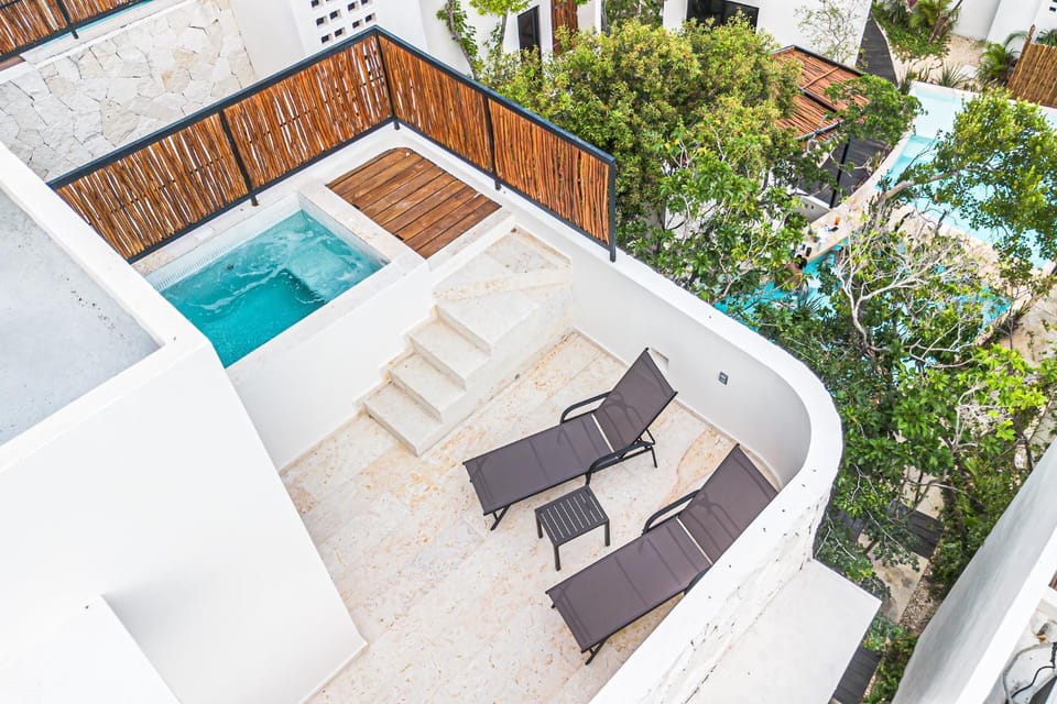 Balcony/Terrace, Swimming pool, sunbed