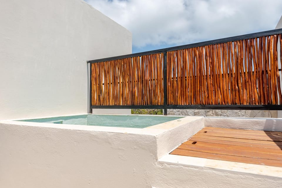 Balcony/Terrace, Swimming pool