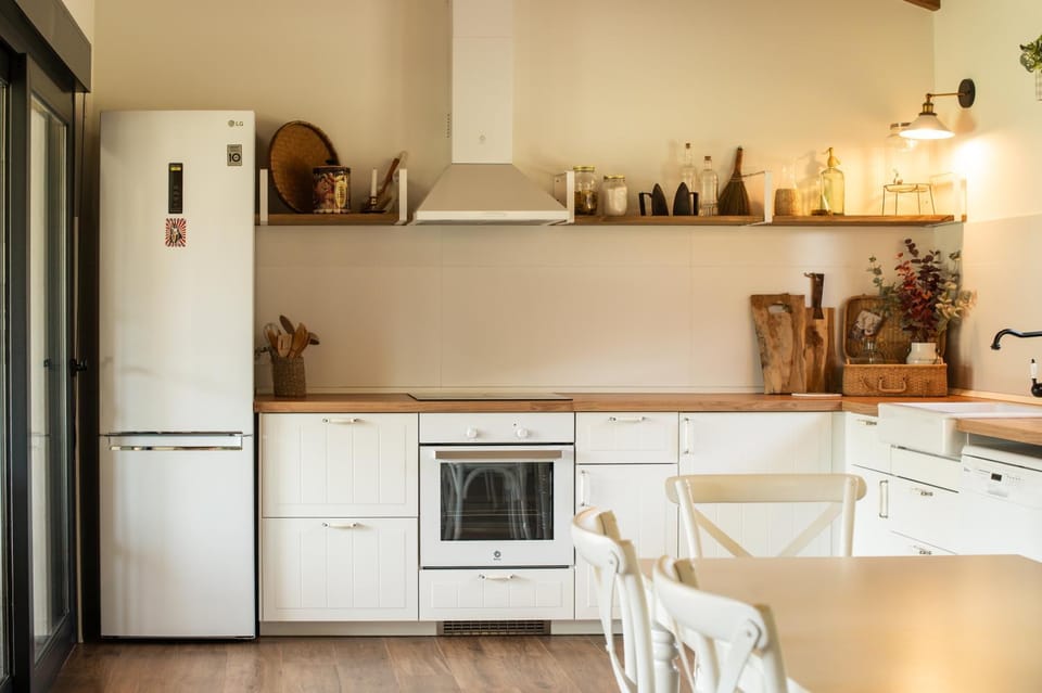 Kitchen or kitchenette, Floor plan, Garden view