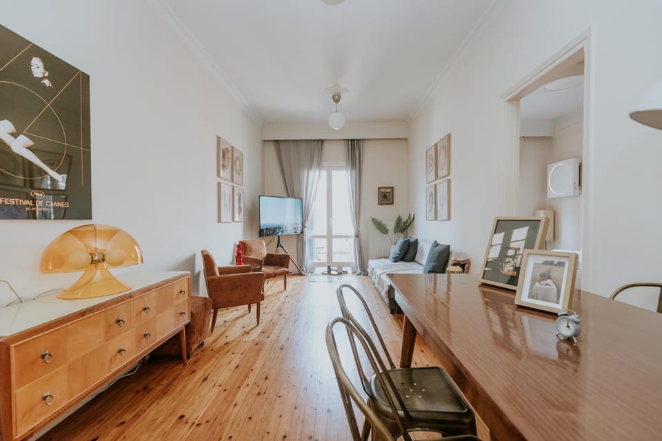 TV and multimedia, Living room, Dining area