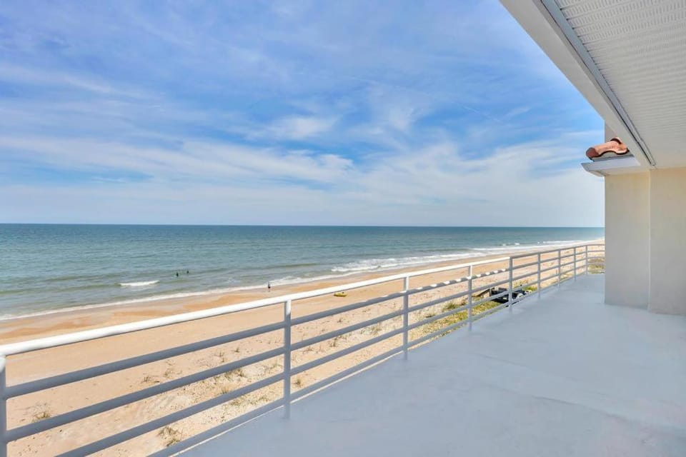 Sea Haven - Oceanfront home w pvt beach & deck House in Florida