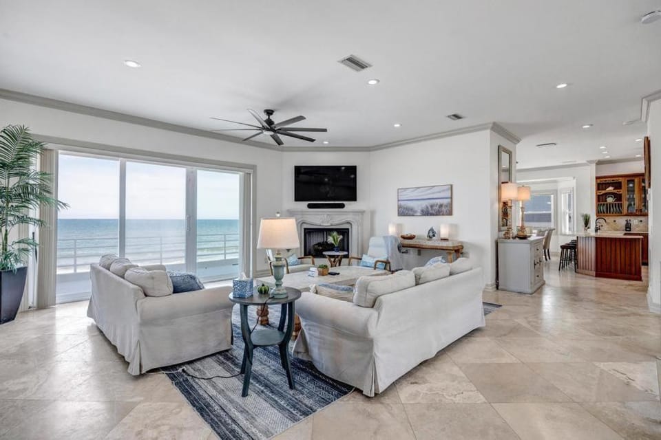 Sea Haven - Oceanfront home w pvt beach & deck House in Florida