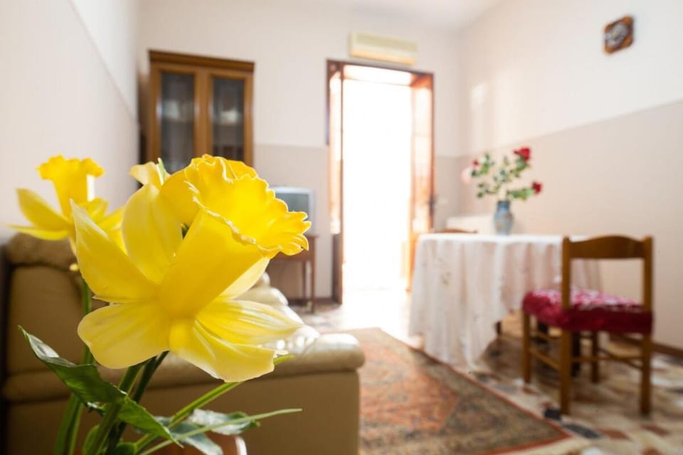 Milazzo Apartment with additional shower in Garden Apartment in Milazzo