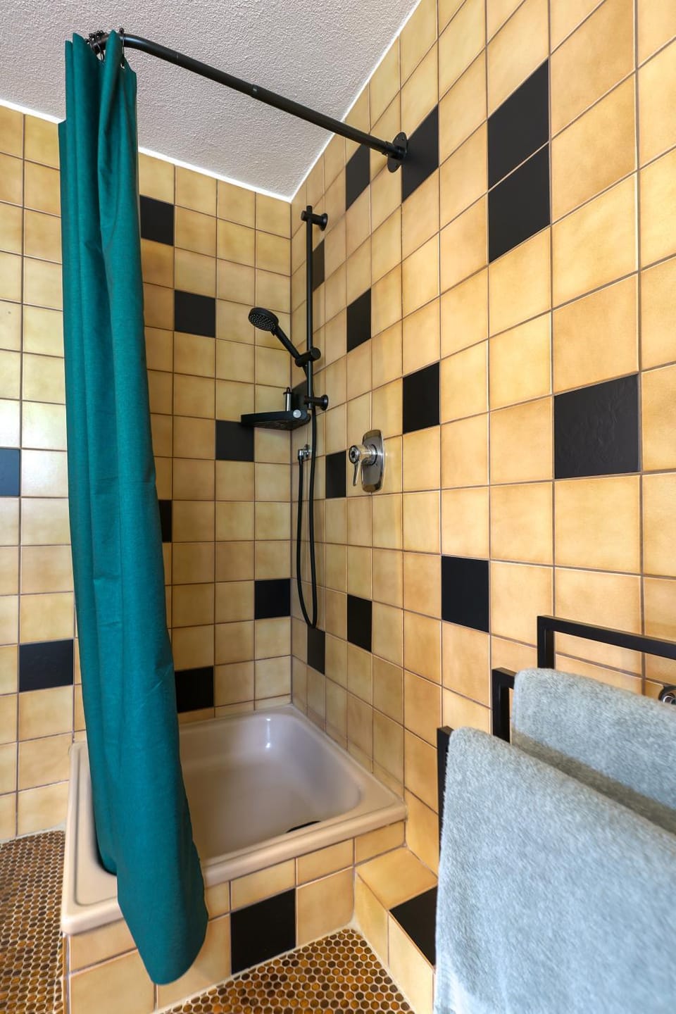 Shower, Bathroom, towels