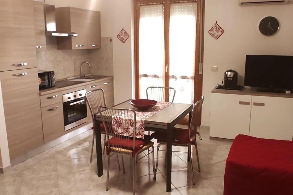 Lidoisola, vicino spiaggia, aria condizionata,posto auto privato, ascensore Apartment in Alghero