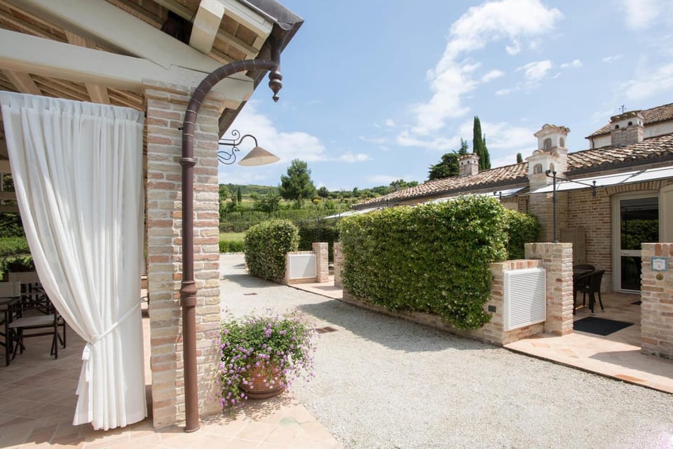 Patio, Facade/entrance