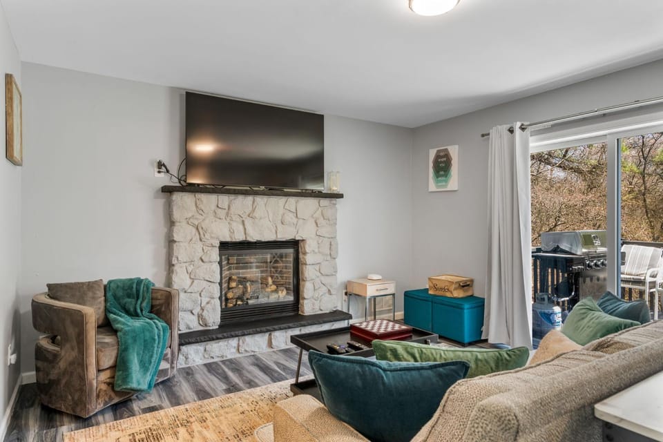 TV and multimedia, Living room, Seating area