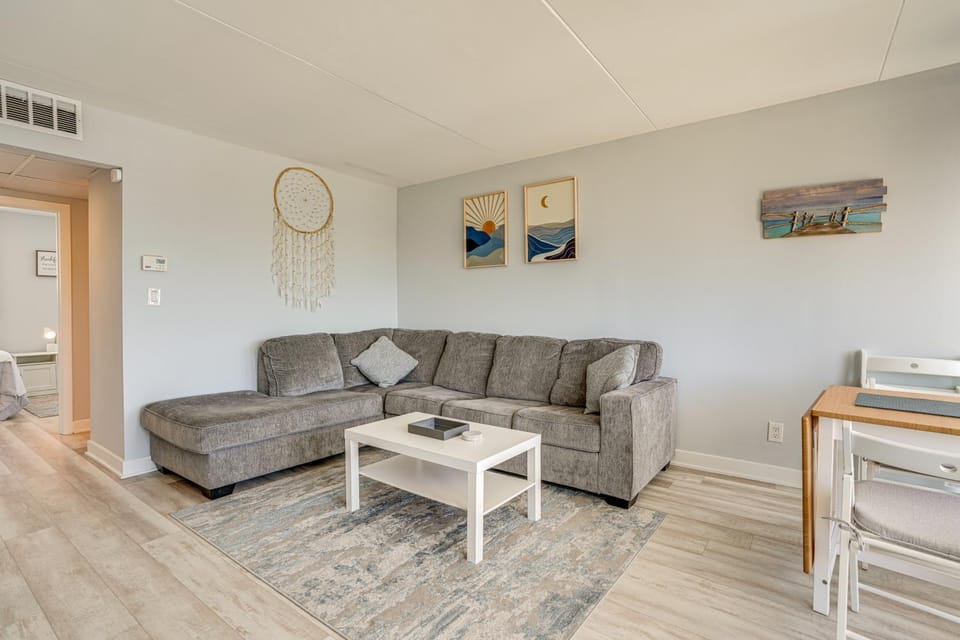 Walk to Beach: North Wildwood Condo w/ Pool Access House in Wildwood