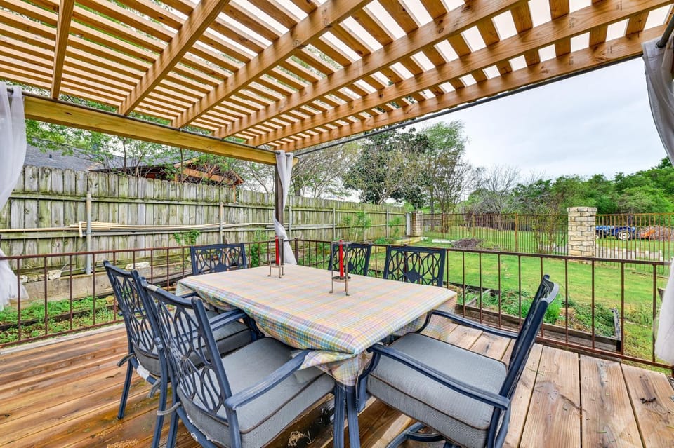 Spacious Family Home w/ Fenced Yard in DFW Area House in Flower Mound