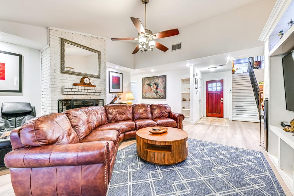 Spacious Family Home w/ Fenced Yard in DFW Area House in Flower Mound