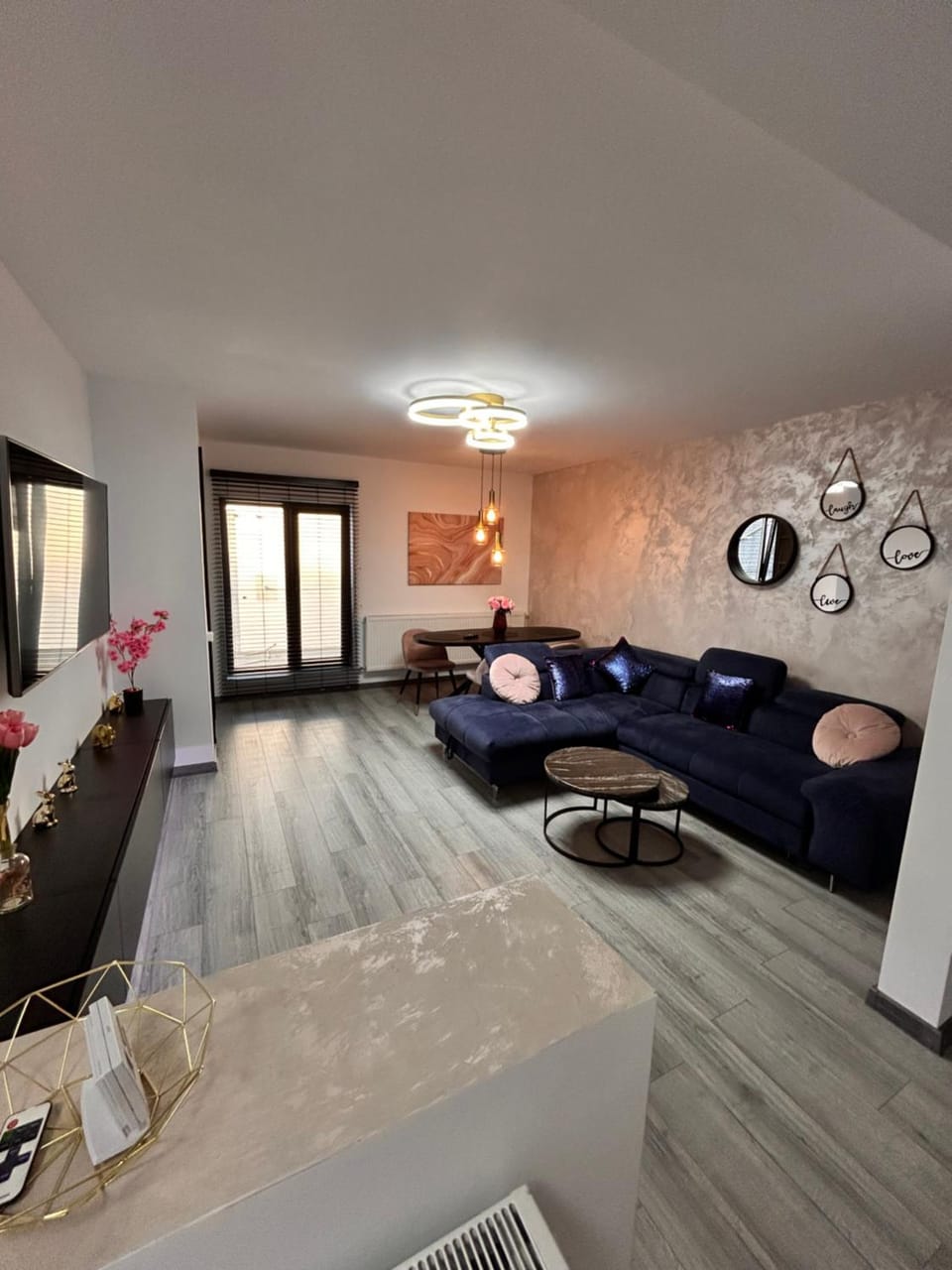 TV and multimedia, Living room, Seating area