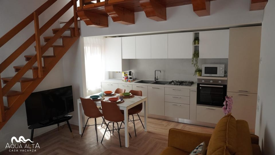 TV and multimedia, Kitchen or kitchenette, Living room, Dining area, oven, stove, toaster