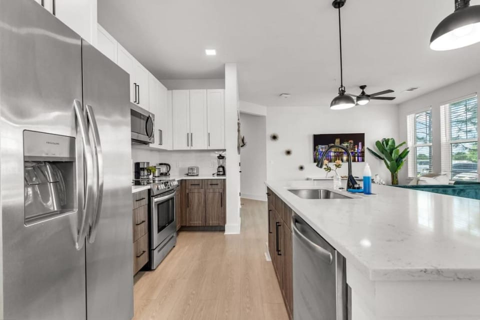 Sanctuary Family Friendly 3 Bed Oasis Apartment in Apollo Beach
