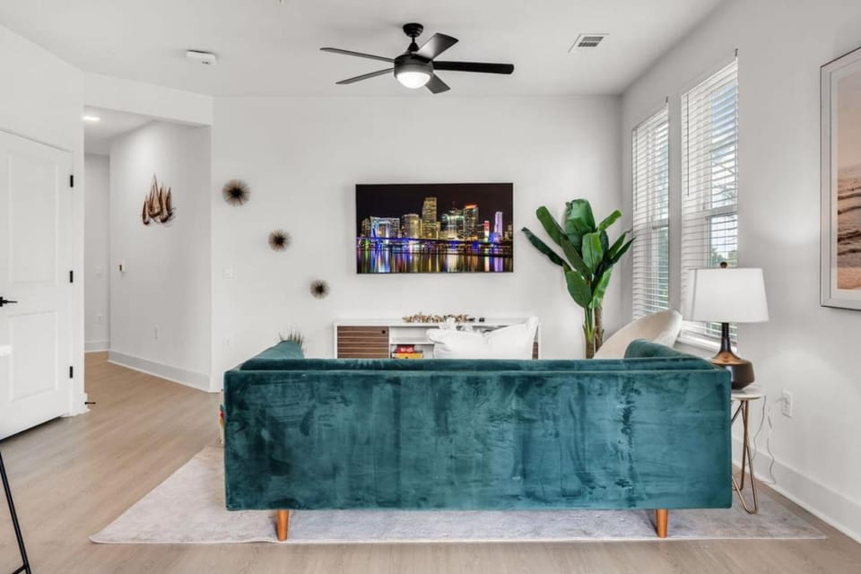 Sanctuary Family Friendly 3 Bed Oasis Apartment in Apollo Beach