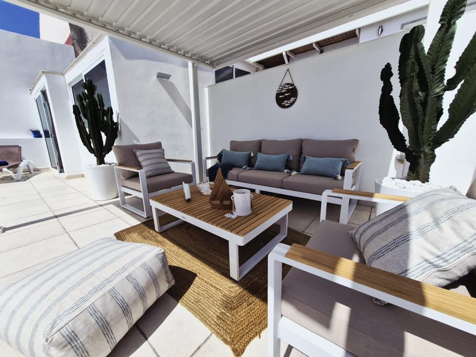Patio, Balcony/Terrace, sunbed