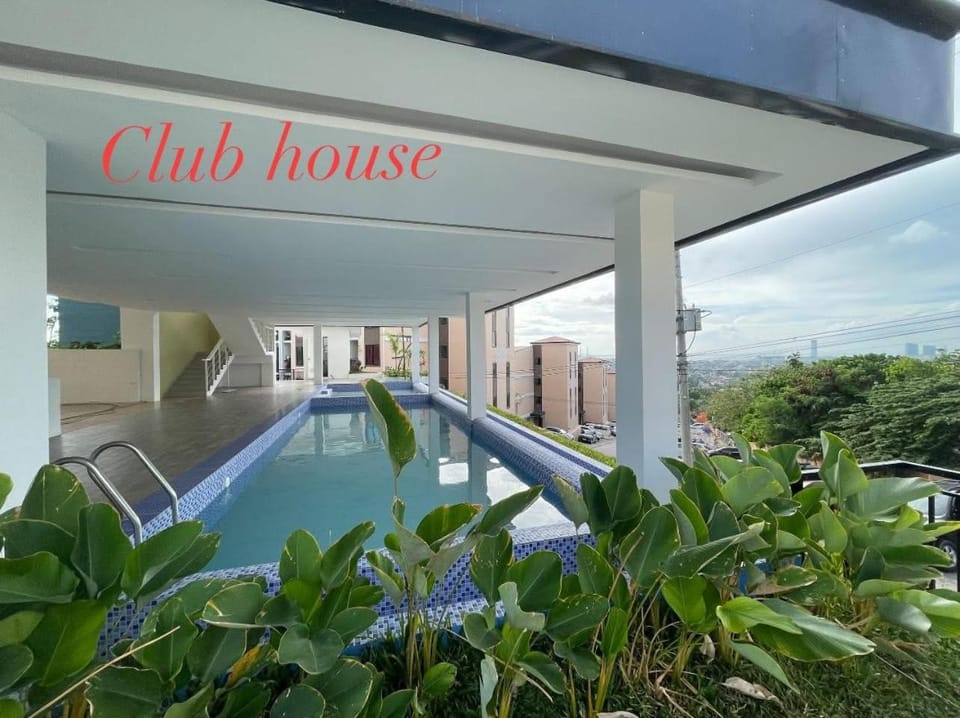 Golden Poppy Cozy Condo Apartment hotel in Cebu City