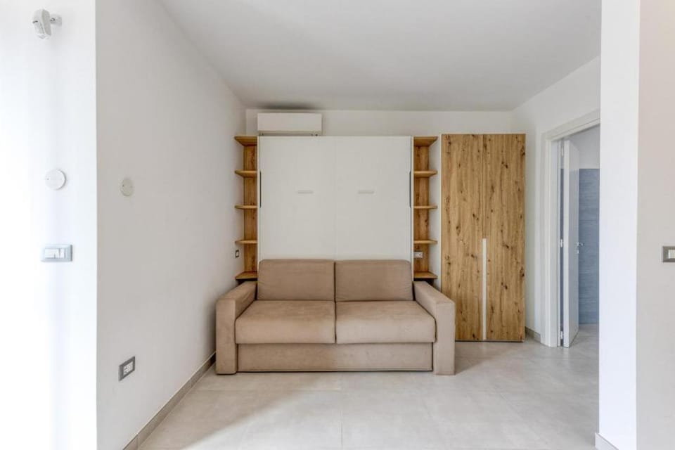 Bed, Living room, Photo of the whole room, Seating area, Bedroom, wardrobe