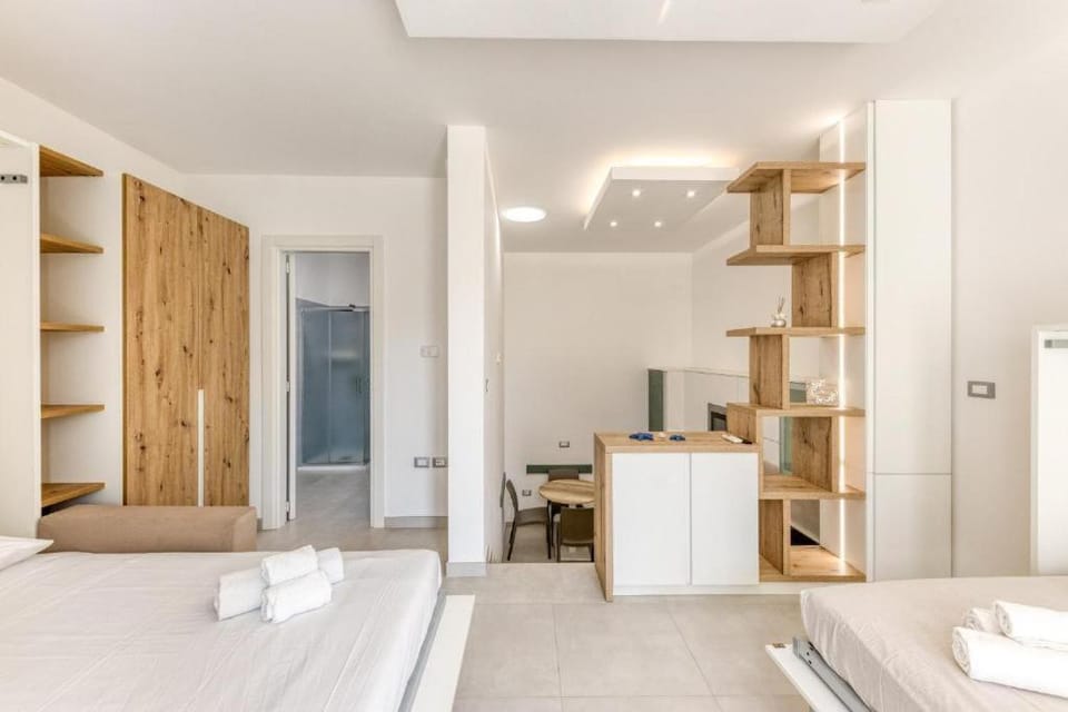 Bed, Kitchen or kitchenette, Photo of the whole room, Bedroom, towels, wardrobe