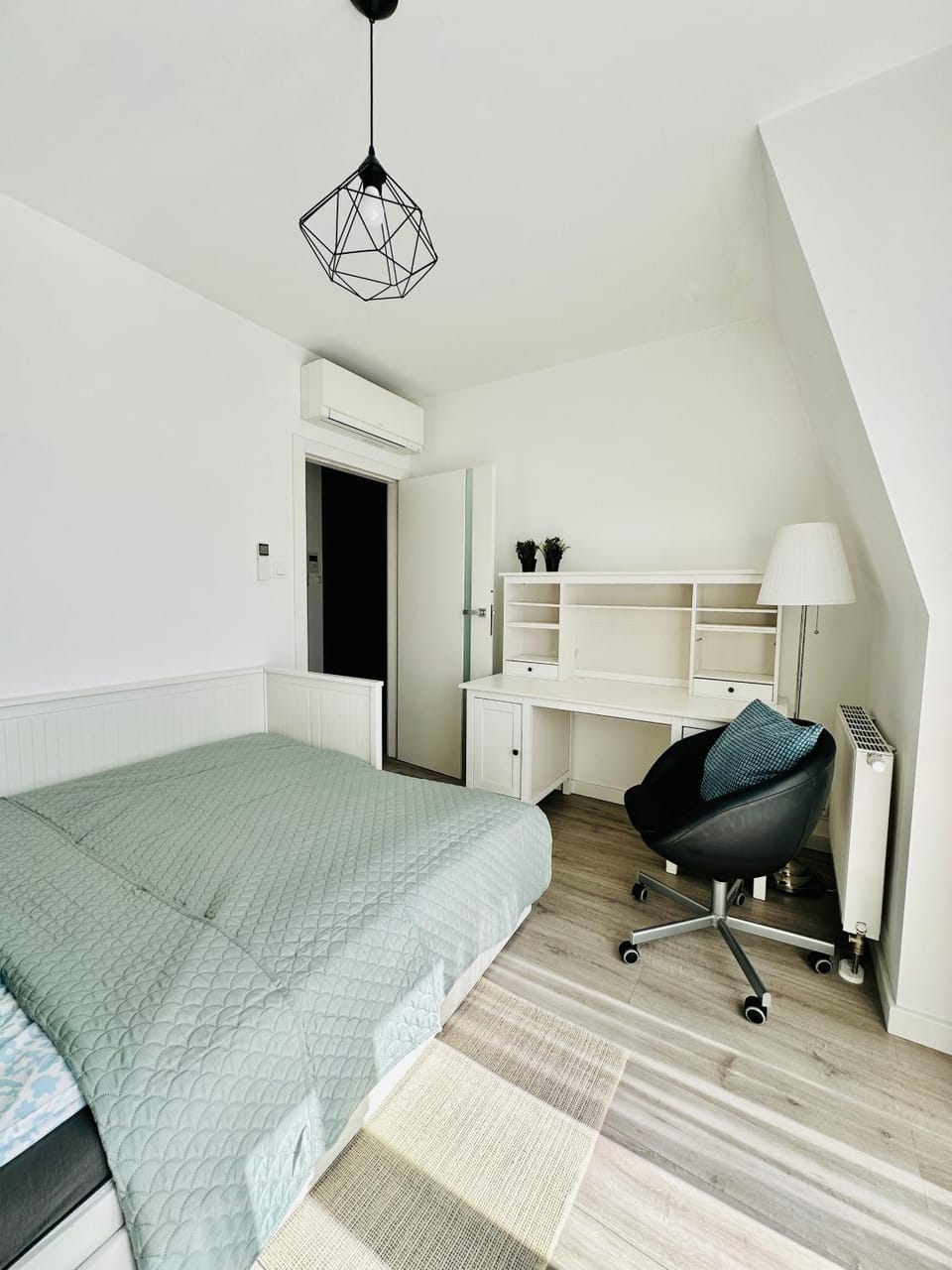 Bed, Bedroom