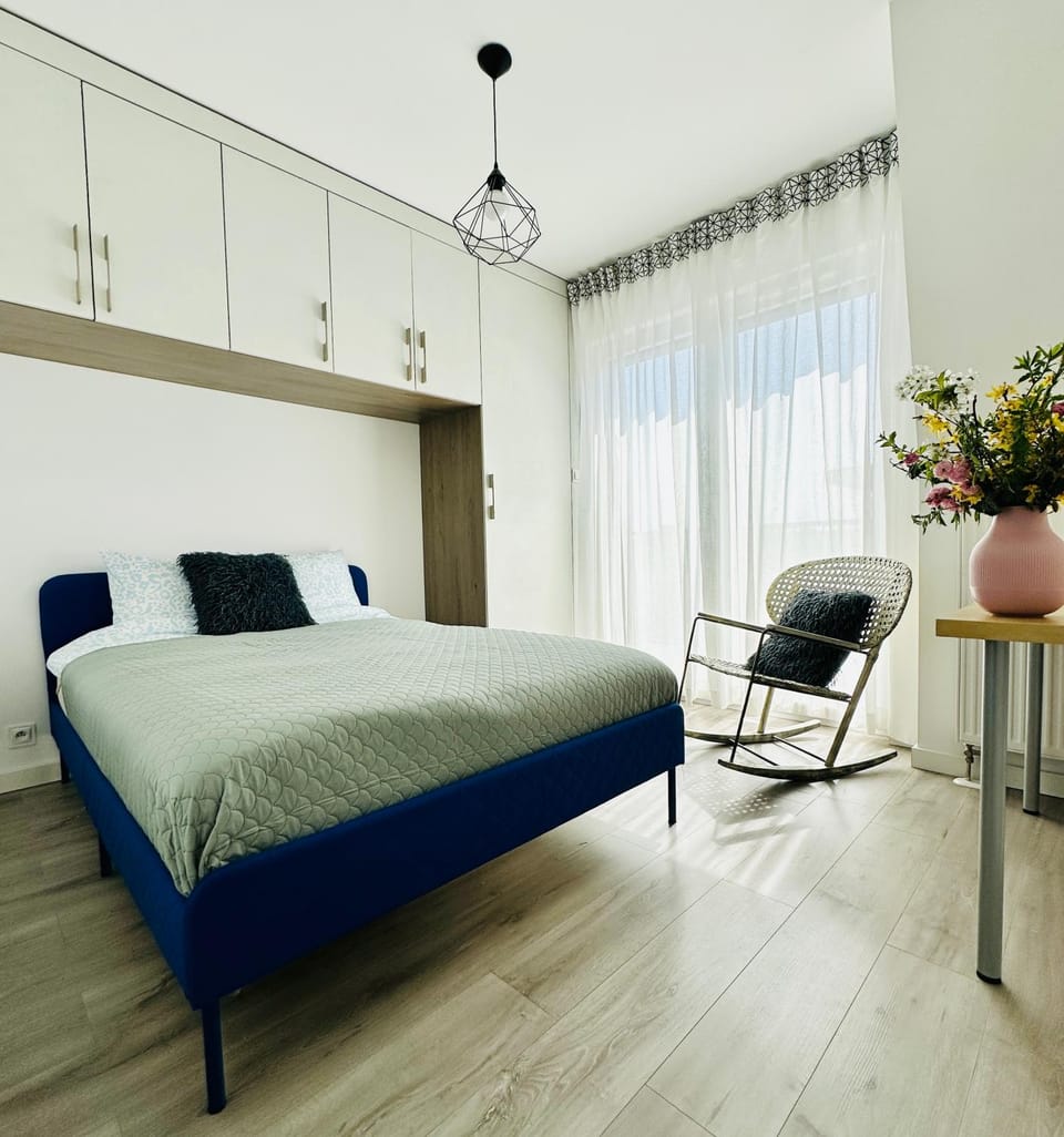 Bed, Balcony/Terrace, Photo of the whole room, Bedroom