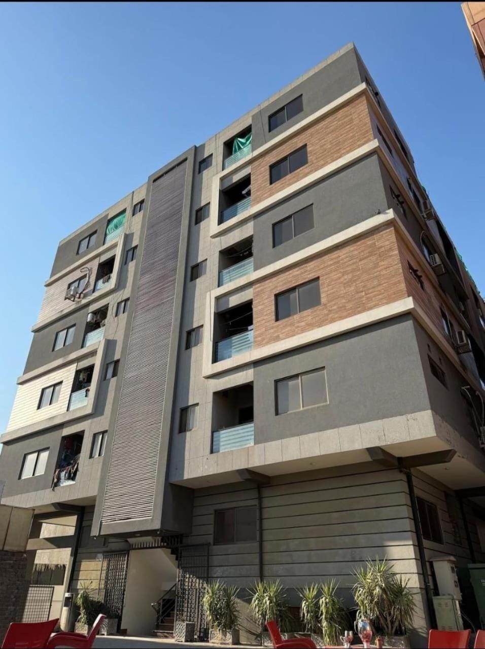 Property building, Day