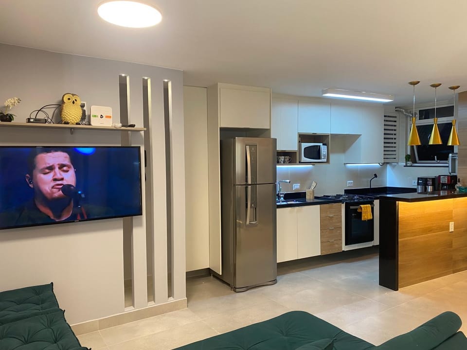 TV and multimedia, Kitchen or kitchenette, oven, stove