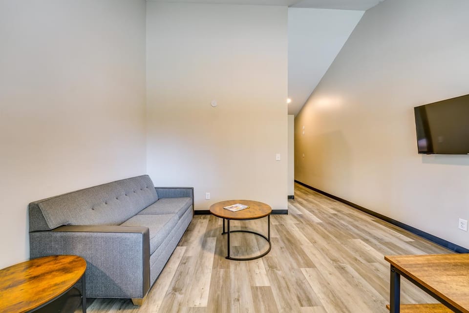 1 MI to Lighthouse Beach: Sleek Studio Apt Apartment in Port Huron