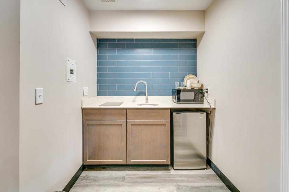 1 Mi to Lake Huron Waterfront: Remodeled Studio Apartment in Port Huron