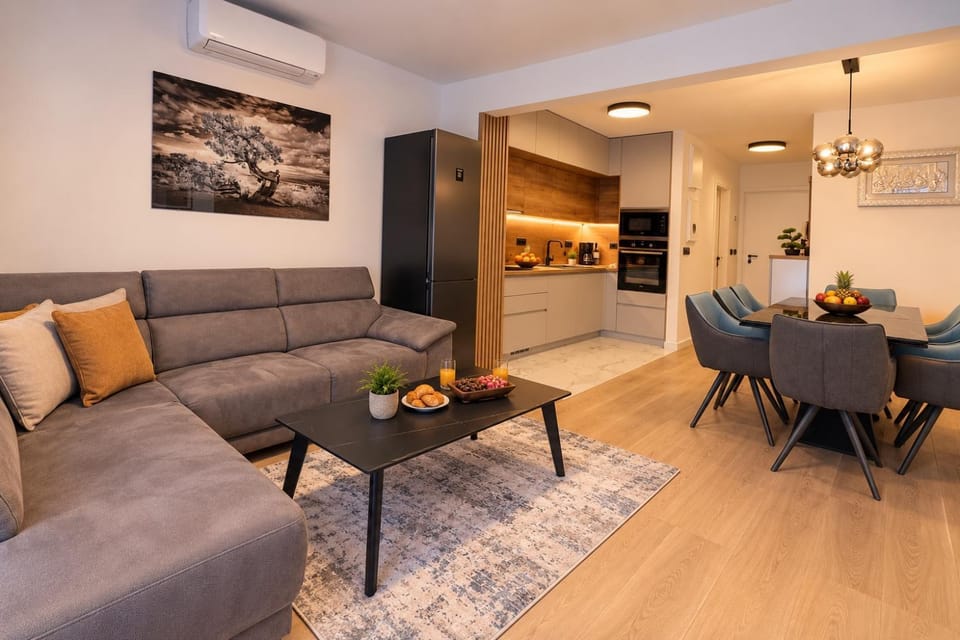 Harmony Luxe Residence Split Private Garage and Terrace Apartment in Split