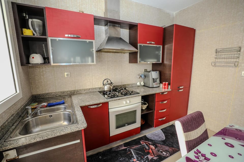 Coffee/tea facilities, Kitchen or kitchenette, minibar, oven, pet friendly, stove, toaster