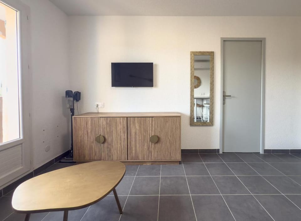 Nouveauté , T2 Cabine neuf Cabin in La Londe-les-Maures