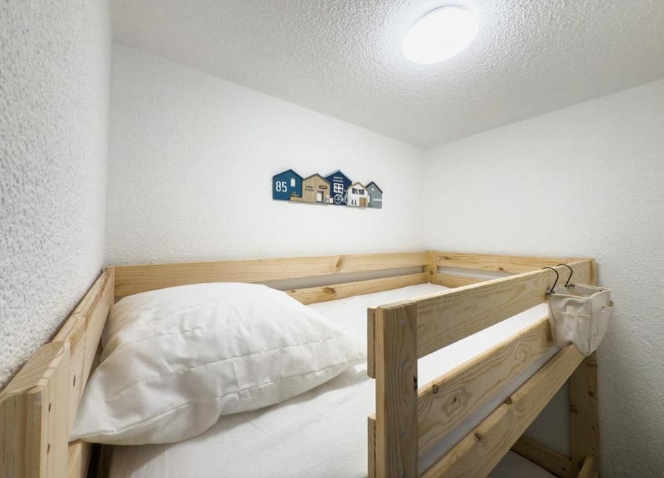 Nouveauté , T2 Cabine neuf Cabin in La Londe-les-Maures