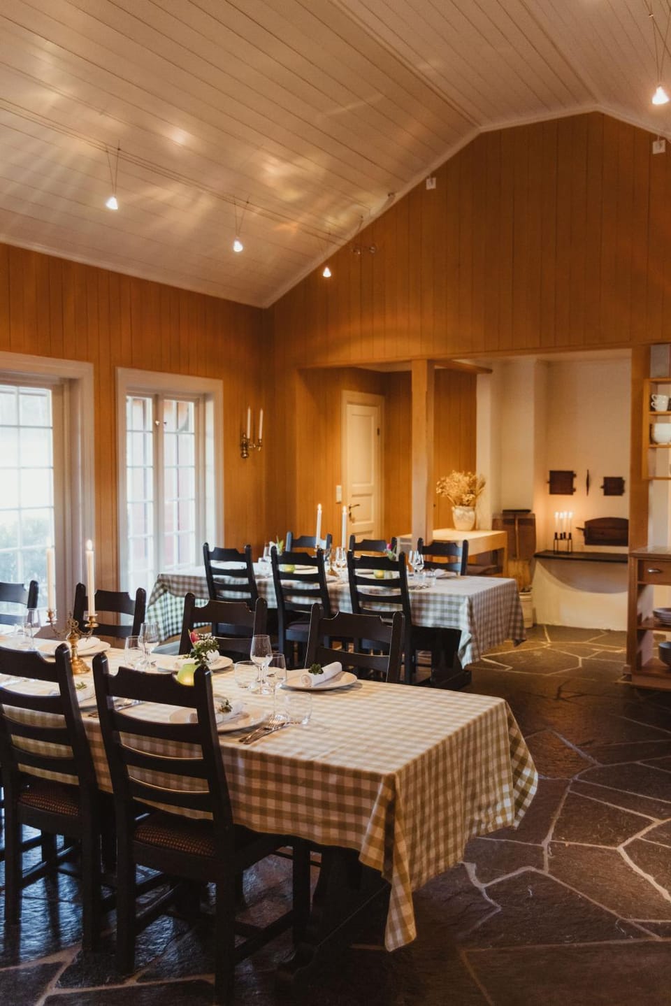 Living room, Banquet/Function facilities, Seating area, Dining area