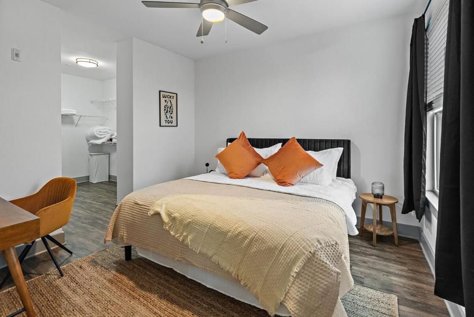 Mid-Century Charm in Midtown Nashville Apartment in Nashville