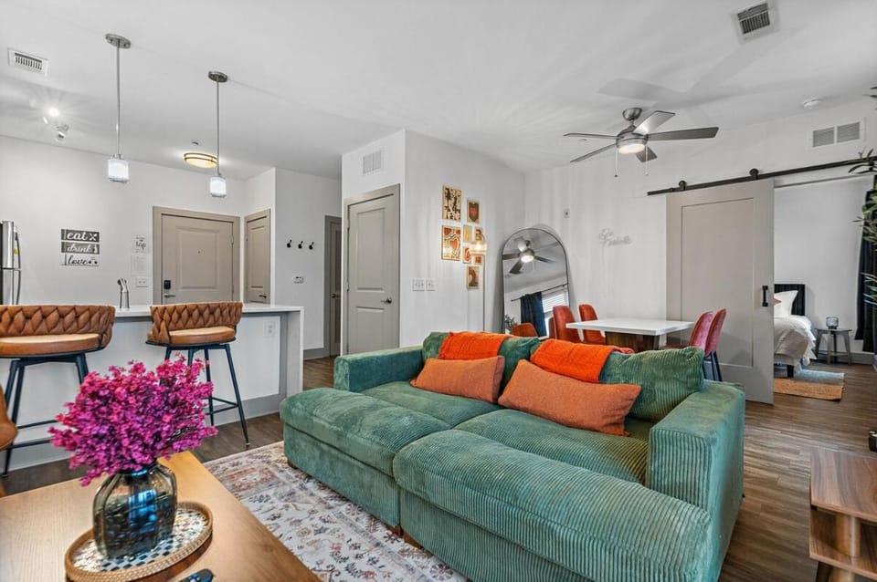 Mid-Century Charm in Midtown Nashville Apartment in Nashville