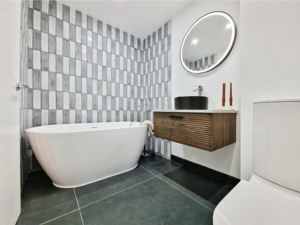 Bathroom, Bath