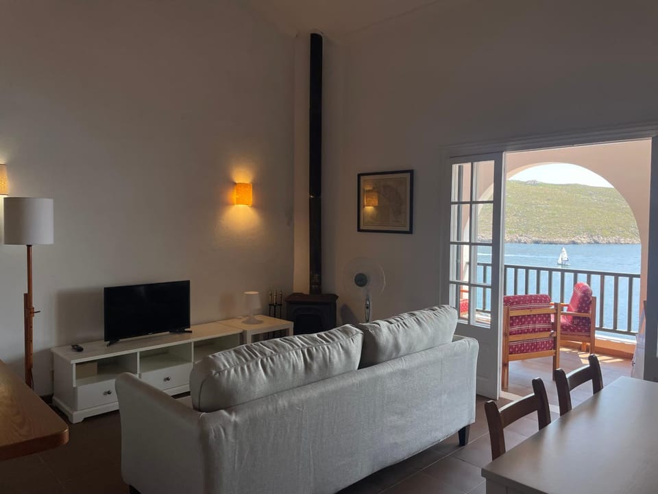 ES FAR AZUL by SOM Menorca Apartment in Fornells, Minorca